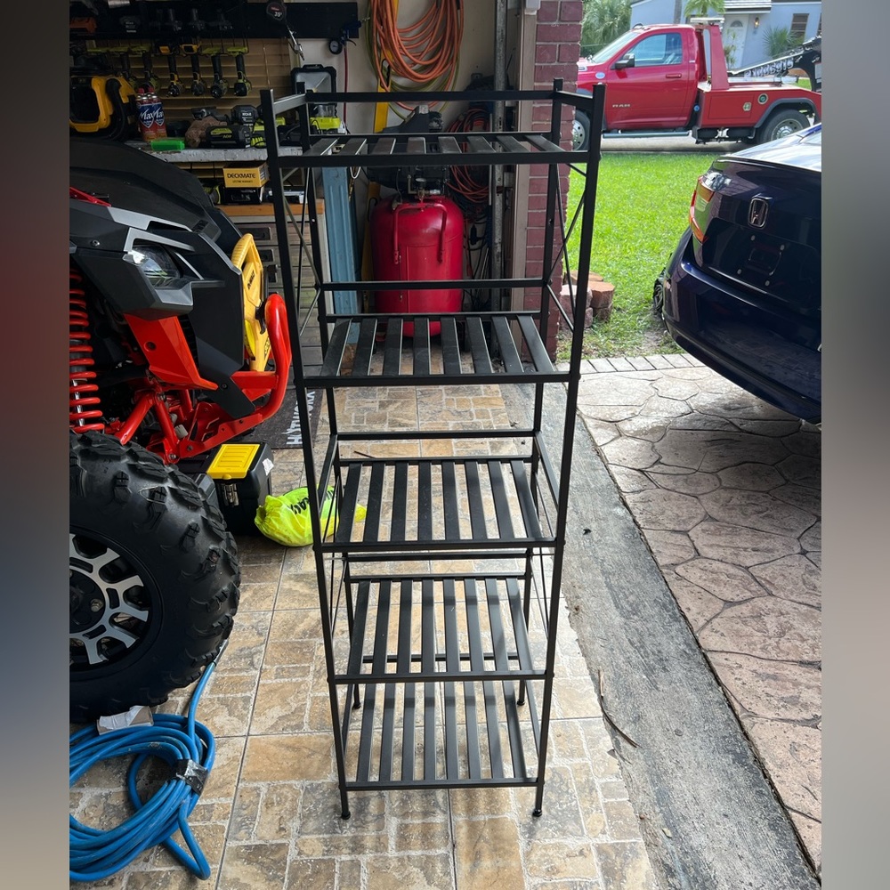 rack to store your stuff
